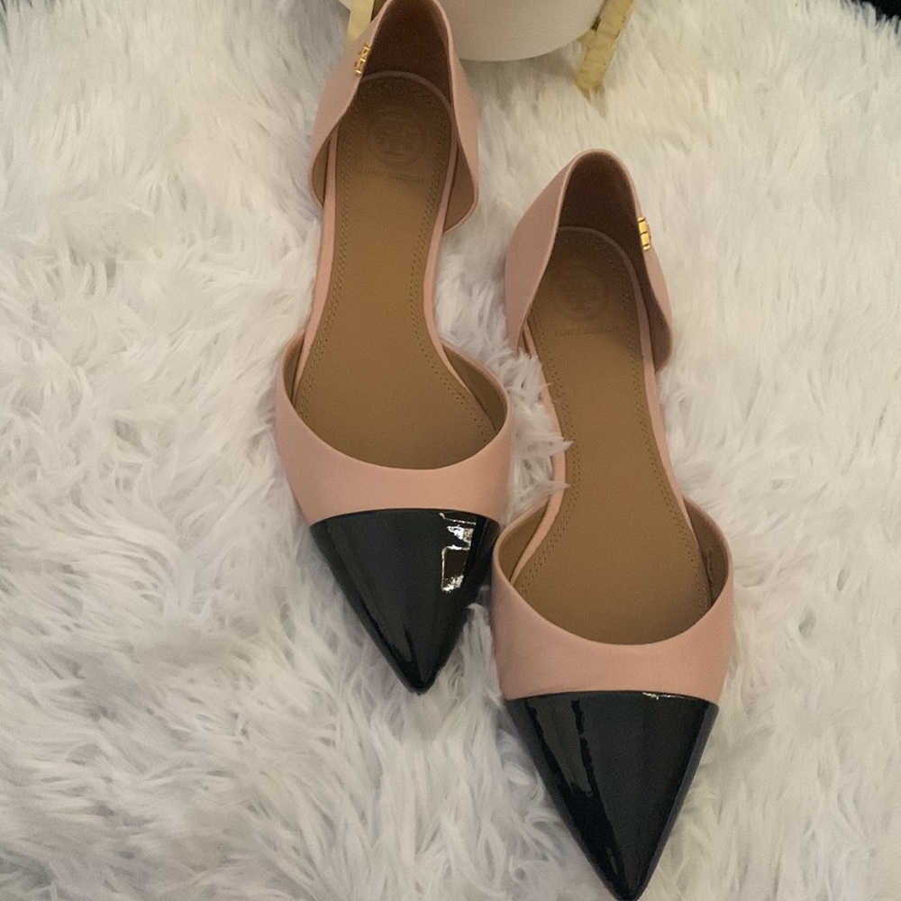 ••(SOLD)••Tory Burch Flats - Picture 2 of 7